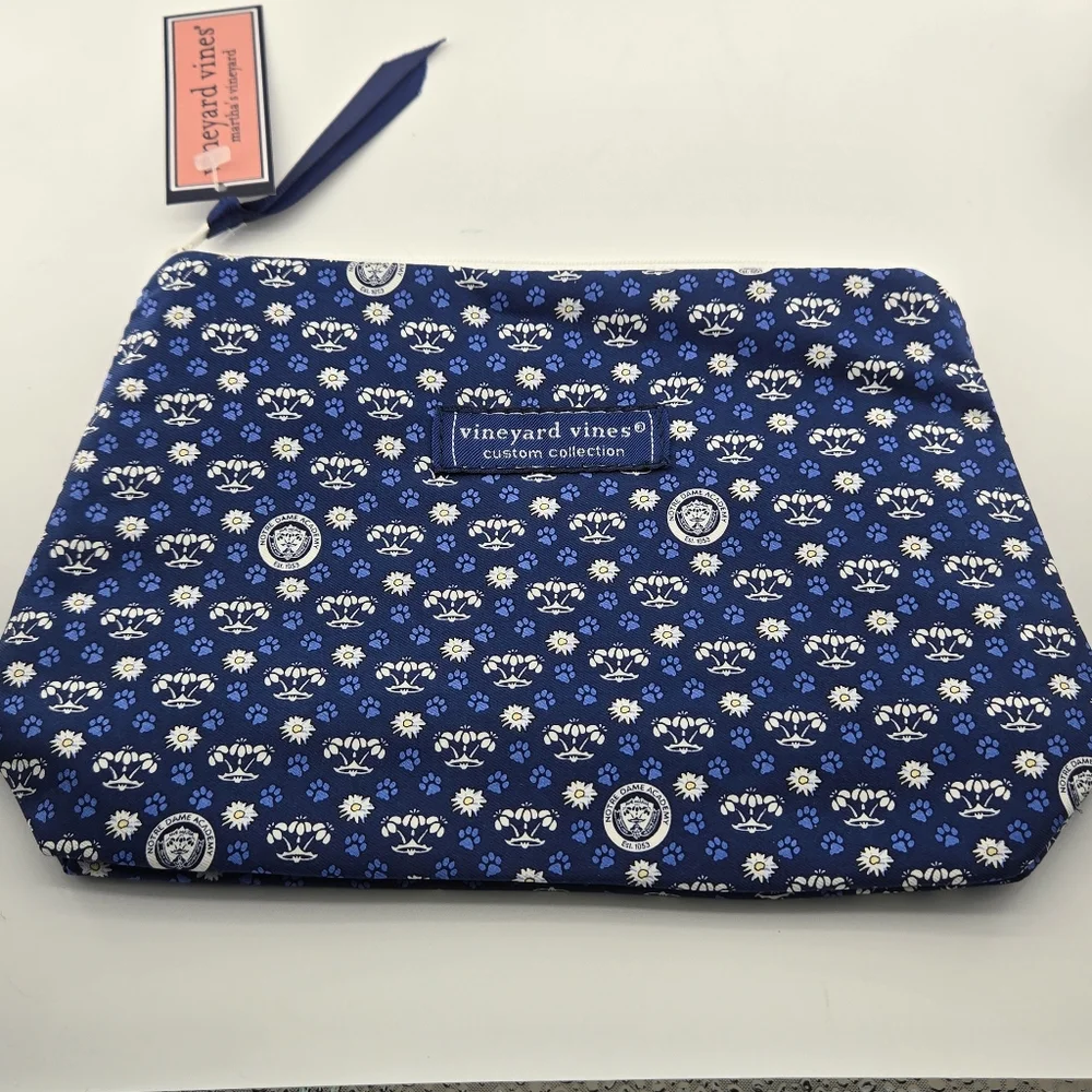 Vinyard Vines Notre Dame Academy Hingham School Crest Shaving or Cosmetic Bag - Picture 1 of 10